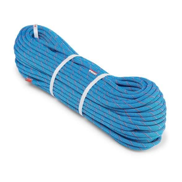 Mammut Crag Classic 9.5 mm dynamic climbing rope displayed on a rock face, showcasing its lightweight design.