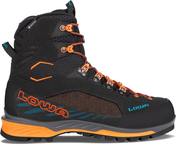 Side view of Vajolet GORE-TEX Mid Men's Mountaineering Boots showcasing the rugged outsole.