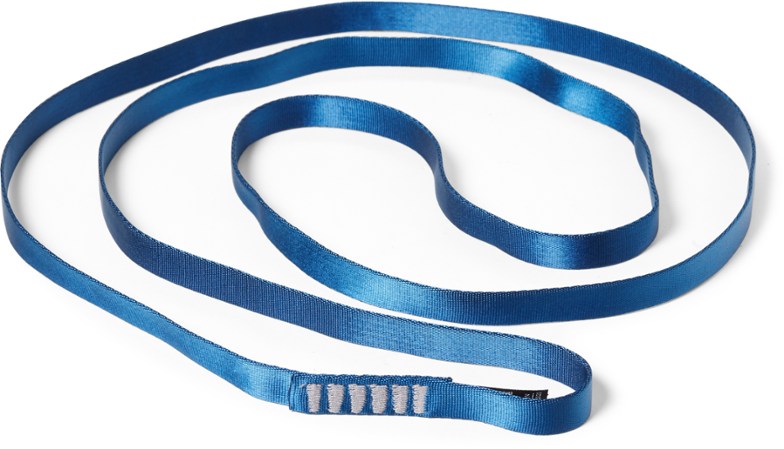 30 cm red nylon runner for climbing anchors, showcasing durability and strength