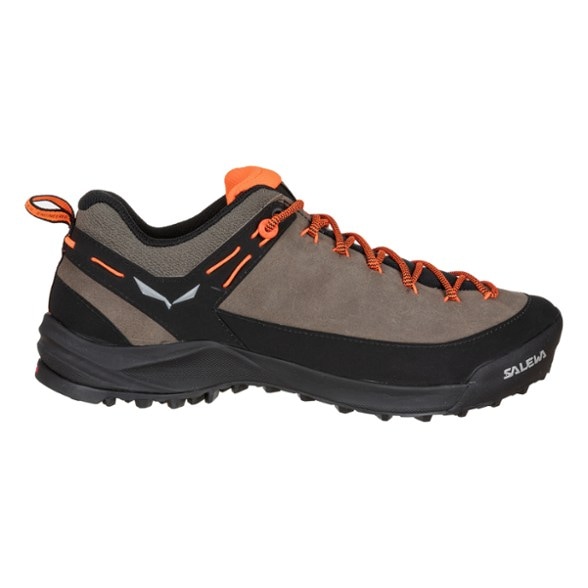 Men's Wildfire leather approach shoes showcasing side view in alpine terrain.