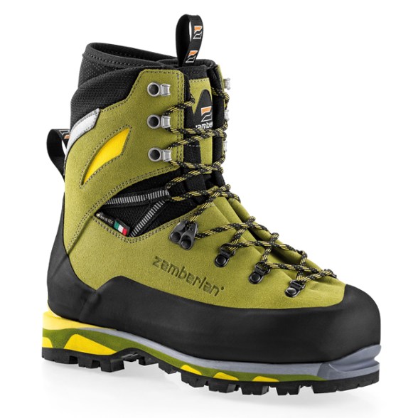 Alpine Pro GTX S3 safety boots from the side, highlighting waterproof features.
