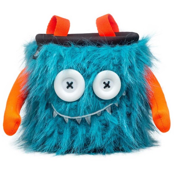 Gustav Adventure Chalk Bag with chalk inside, ideal for climbing excursions.